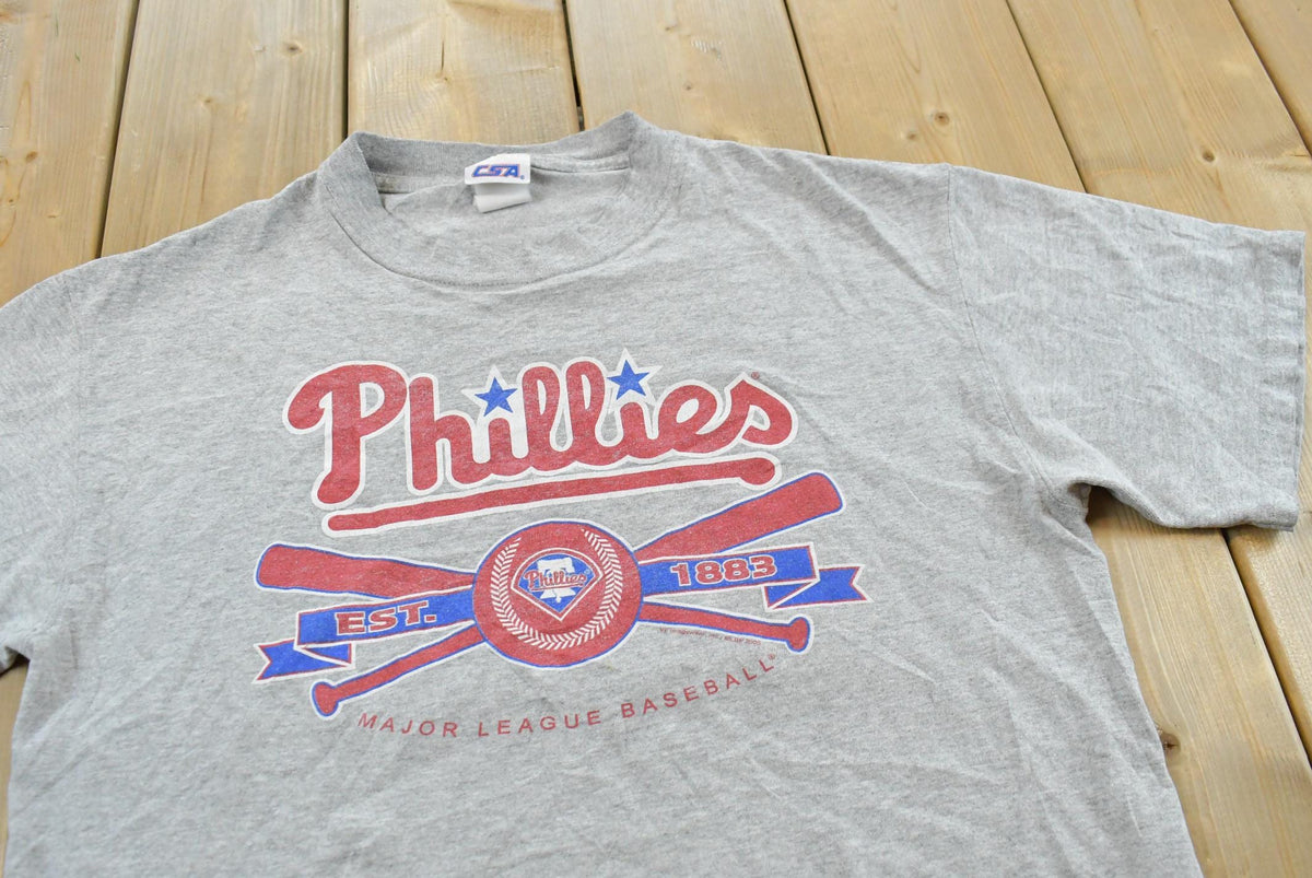 Vintage 2000s Philadelphia Phillies MLB Graphic T-Shirt Men's M from propervintagecanada