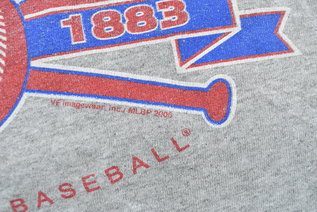 Vintage 2000s Philadelphia Phillies MLB Graphic T-Shirt Men's M from propervintagecanada