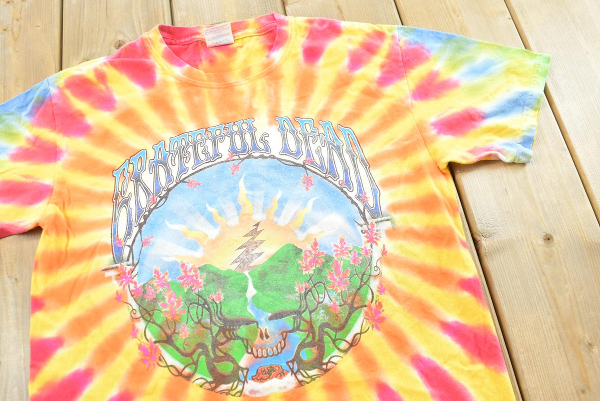 Vintage 2000s The Grateful Dead Sunrise Tie Dye Cropped T-Shirt Men's S from propervintagecanada