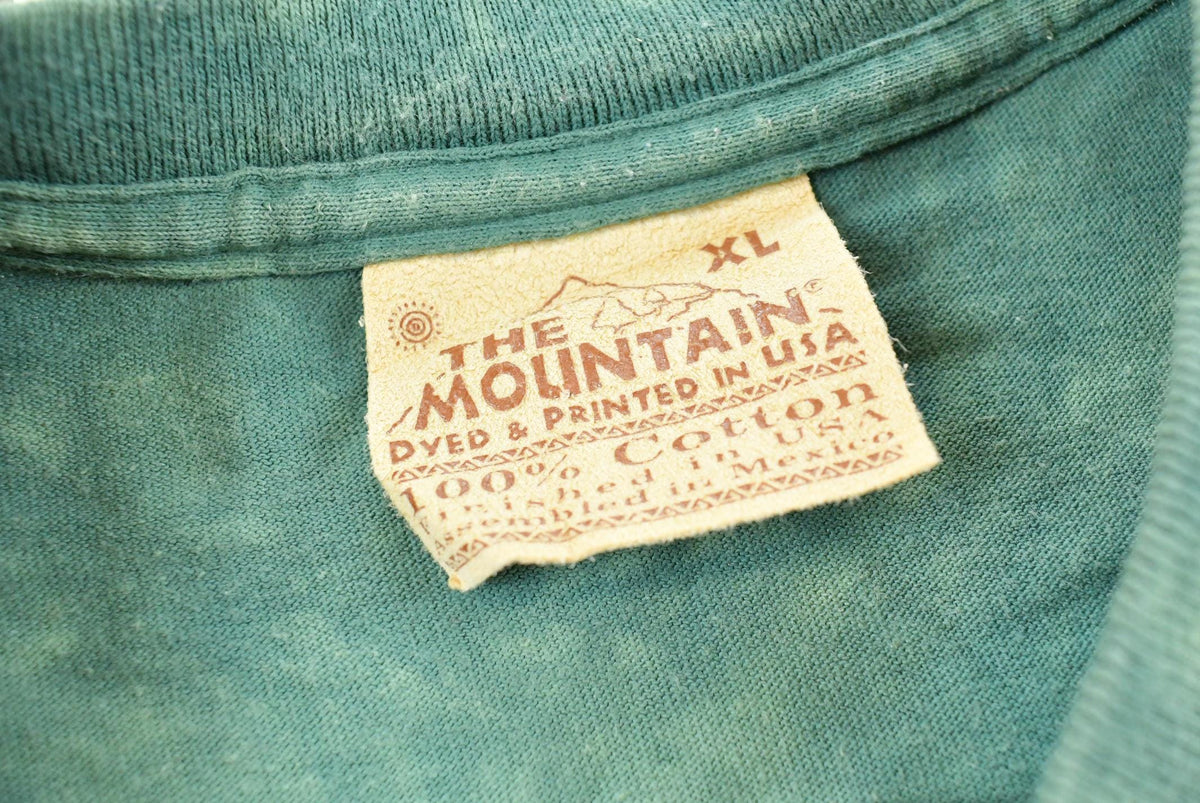 Vintage 2000s The Mountain Hummingbird Garden Tie Dye T-Shirt Men's XL from propervintagecanada