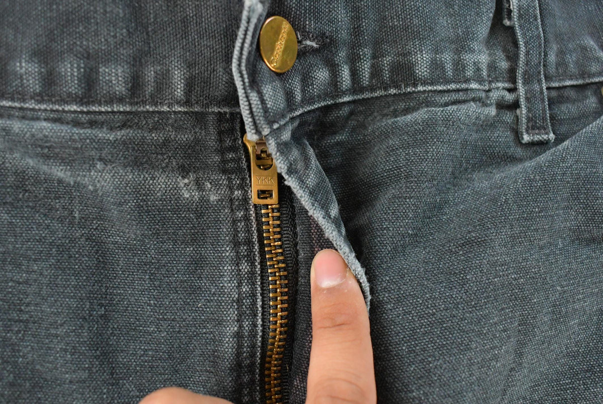 Vintage 2000s Thrashed Carhartt Double Knee Work Pants Men's 36 x 29 from propervintagecanada
