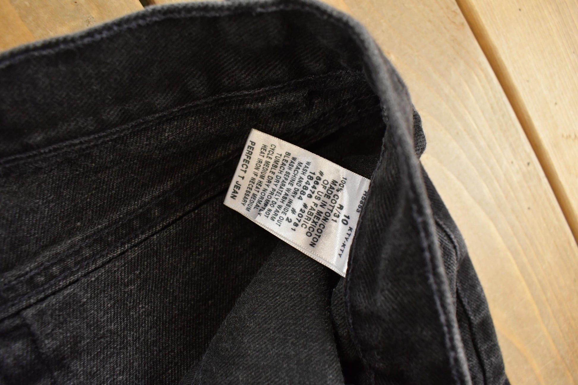 Vintage 2000s Tommy Hilfiger Denim Jeans Women's 30 x 30 / Y2K Tommy / Streetwear / Vintage Pants from propervintagecanada