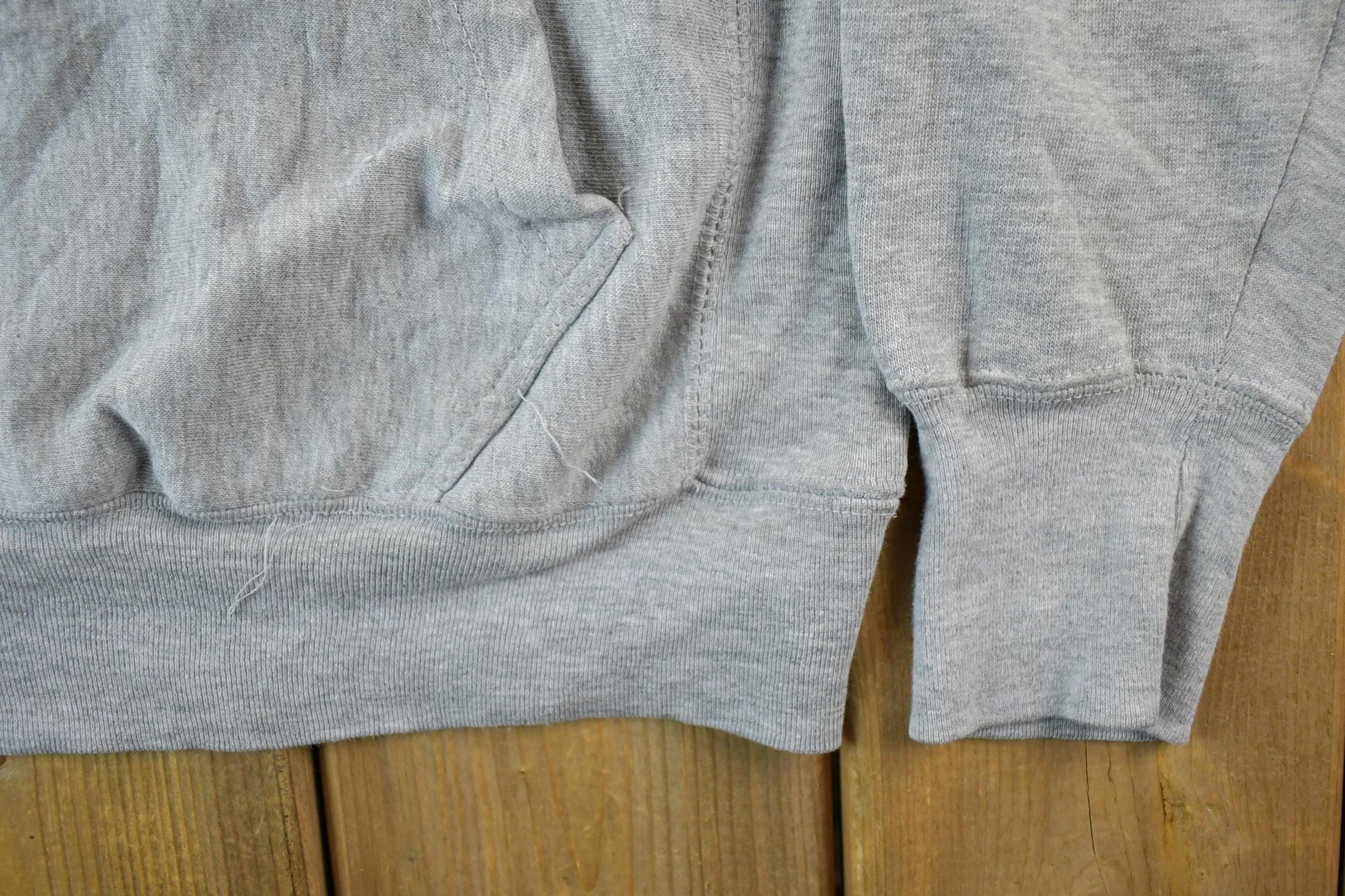 Vintage 2000s University of Minnesota Collegiate Hoodie Men's S from propervintagecanada