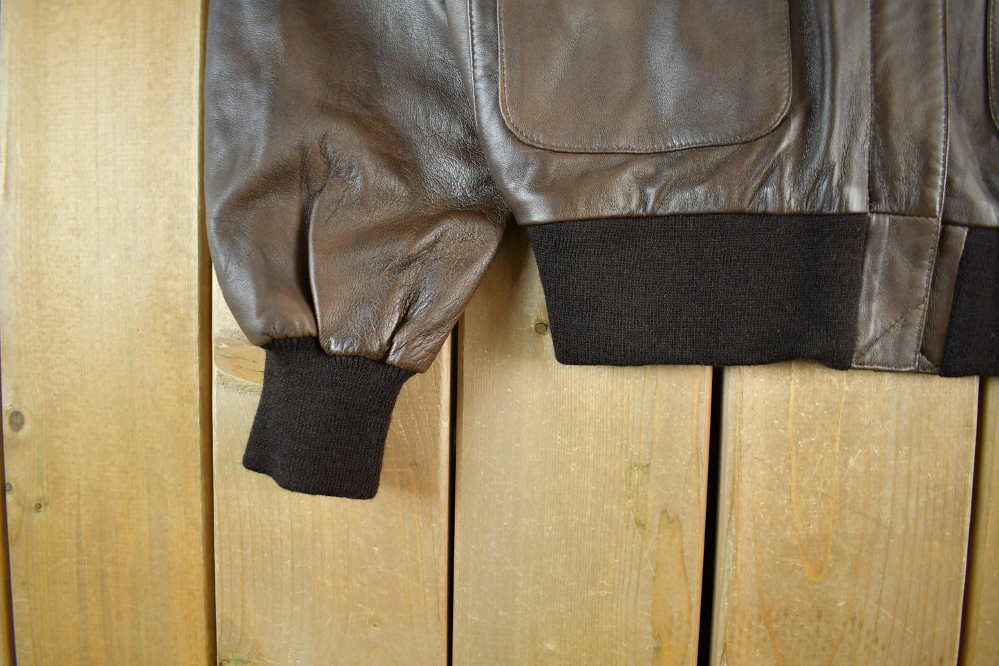 Vintage 2000s US Wings A.C. Contract Leather Flight Jacket Men's Small from propervintagecanada