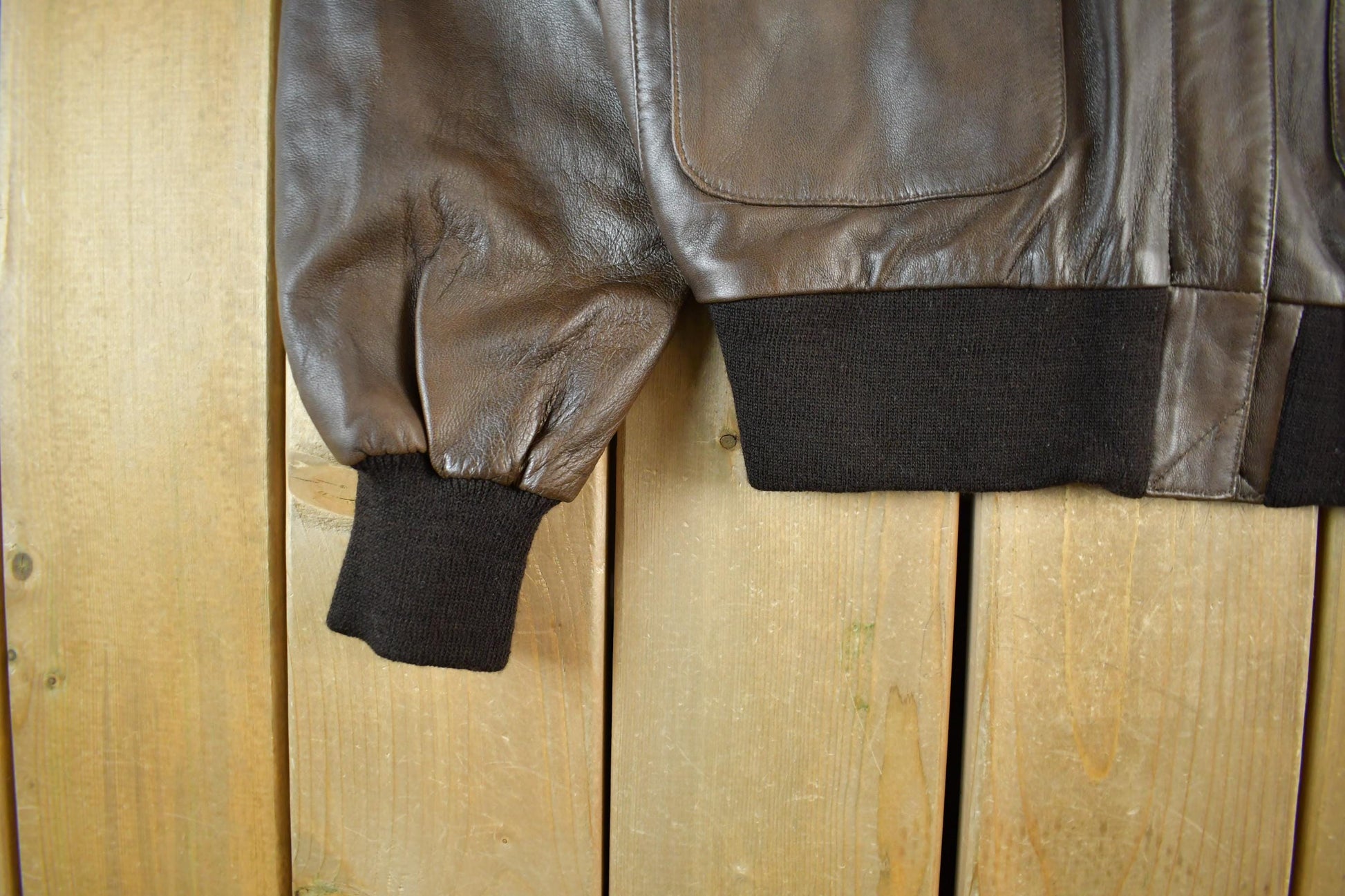 Vintage 2000s US Wings A.C. Contract Leather Flight Jacket Men's Small from propervintagecanada