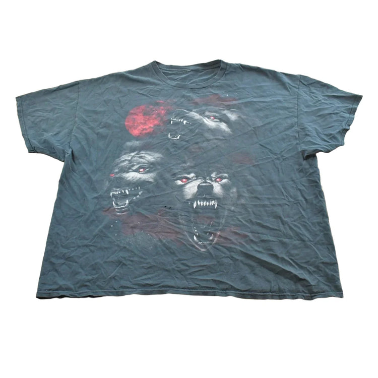 Vintage 2000s Wolf Moon Animal Graphic T-Shirt Mens 2XL from propervintagecanada