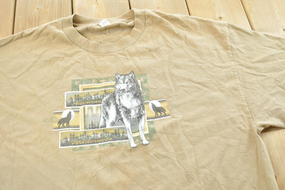 Vintage 2000s Wolf Wilderness Animal Graphic T-Shirt Mens XL from propervintagecanada