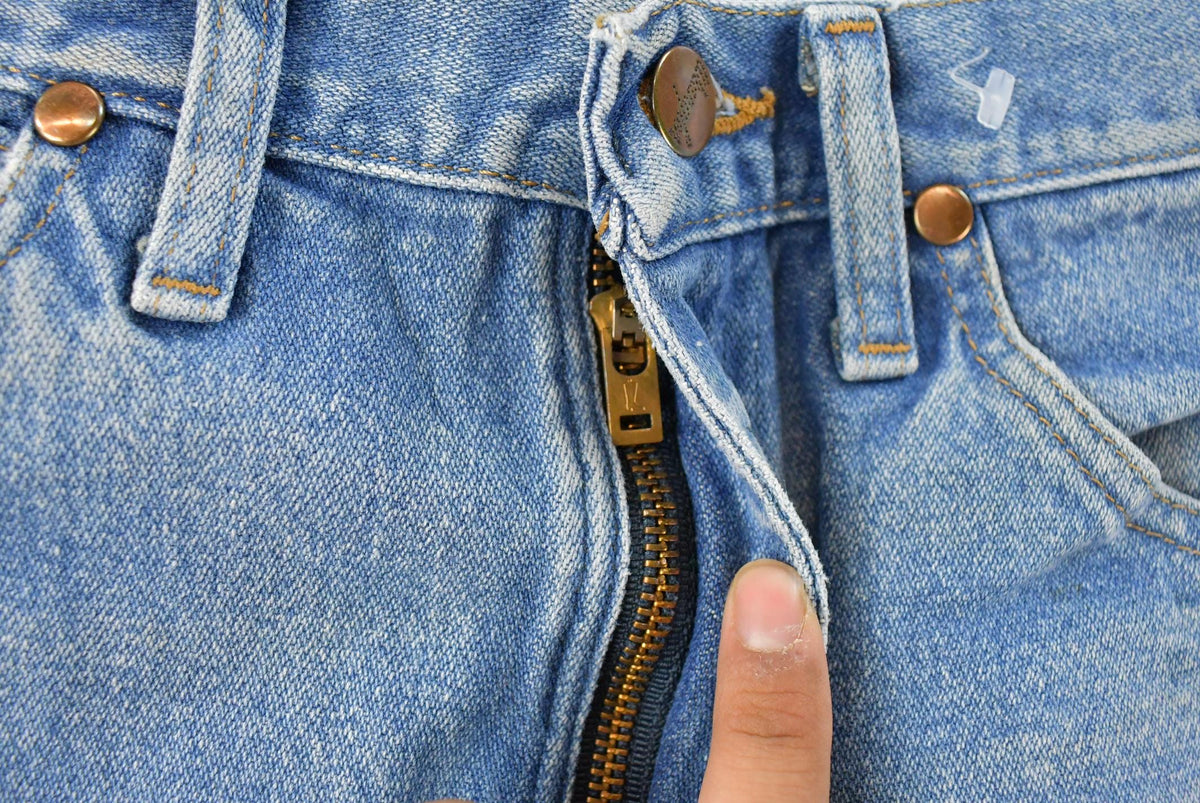 Vintage 2000s Wrangler Denim Jeans Men's 28 x 32 from propervintagecanada