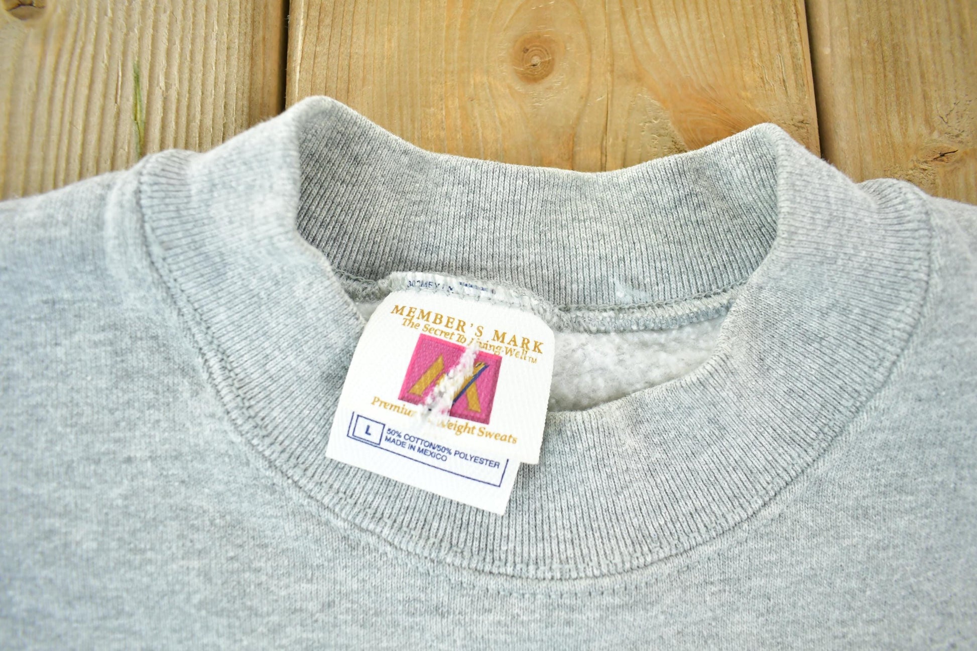 Vintage 2001 Florida Orlando Crewneck Sweatshirt Men's Large from propervintagecanada