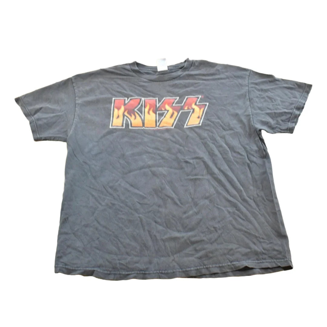 Vintage 2001 Kiss Flames Band T-Shirt Mens XL from propervintagecanada