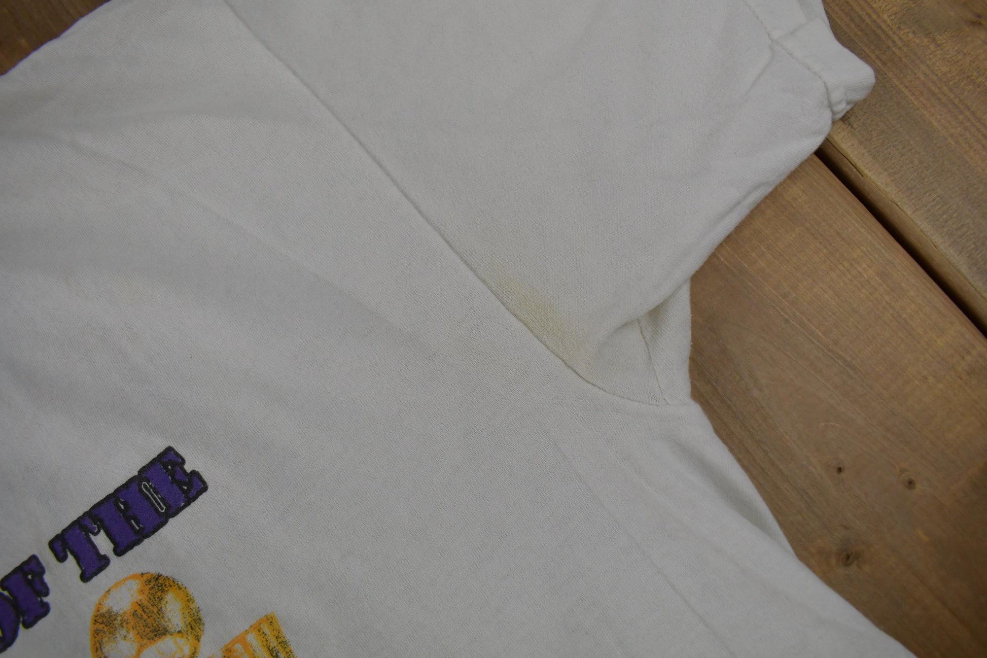 Vintage 2002 Los Angeles Lakers NBA 3 Peat Champs Graphic T-Shirt / NBA Basketball / Kobe / Shaq / Sportswear from propervintagecanada