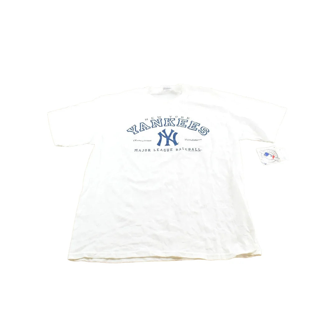 Vintage 2002 New York Yankees Deadstock MLB Graphic T Shirt Men's Men's Large from propervintagecanada