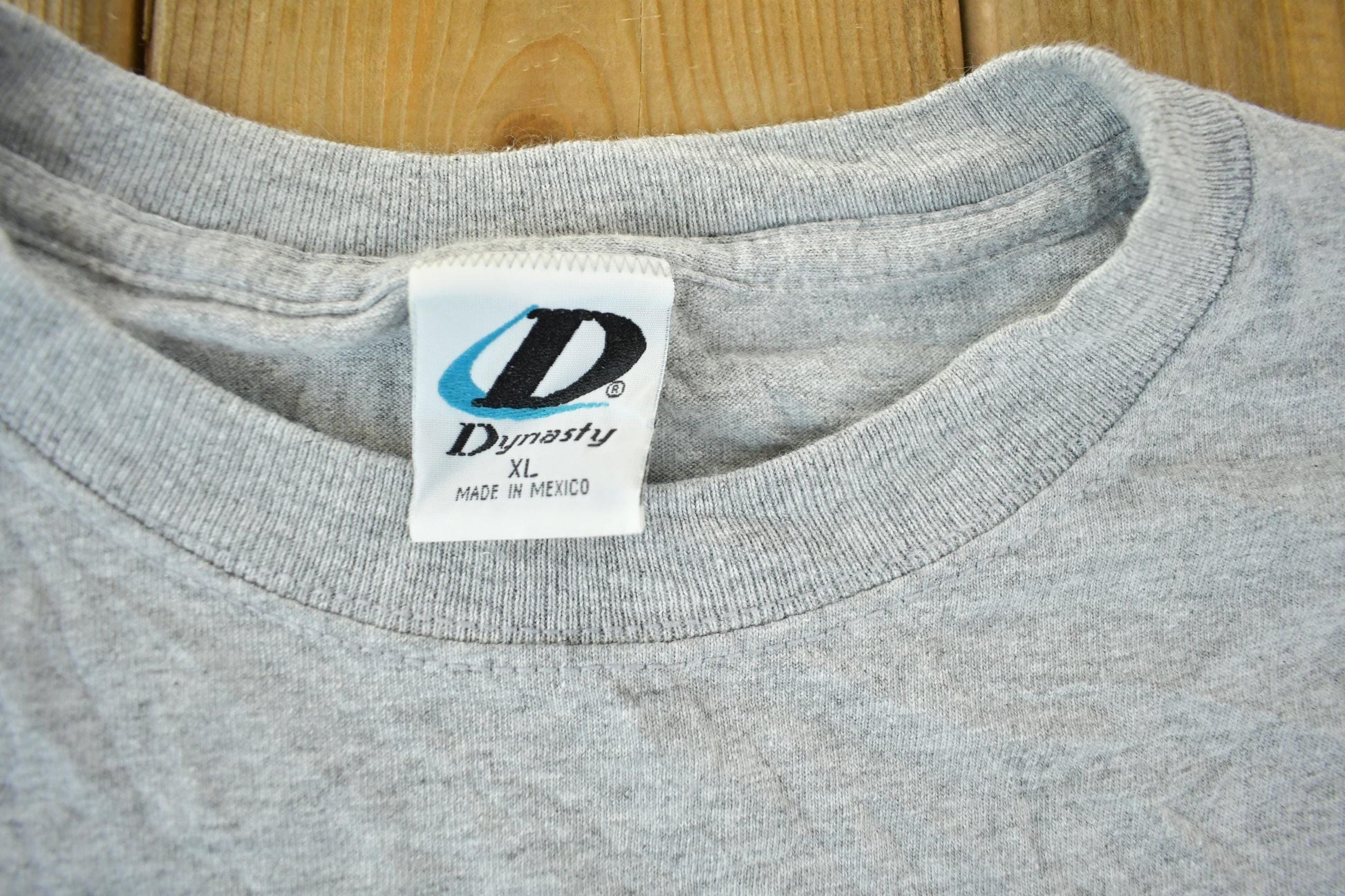 Vintage 2003 Detroit Tigers MLB Graphic T-Shirt Men's XL from propervintagecanada