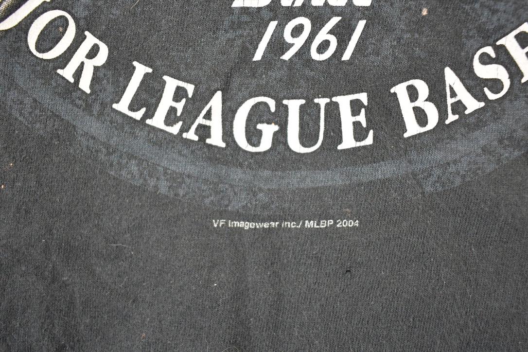 Vintage 2004 Minnesota Twins MLB T-Shirt Men's L from propervintagecanada