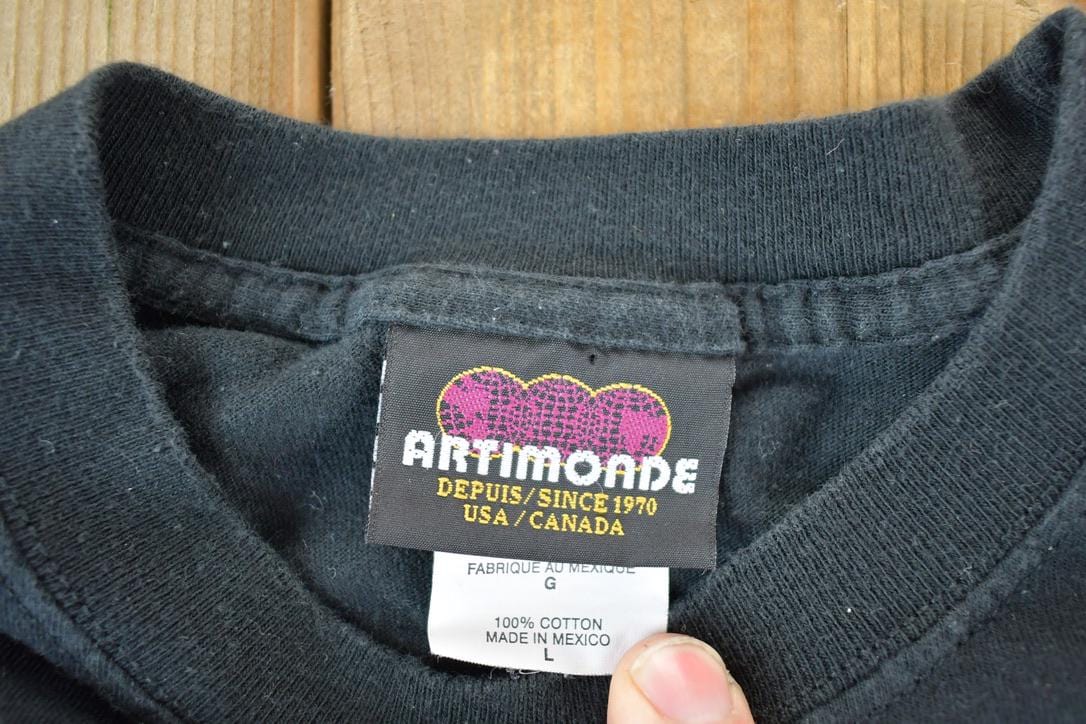 Vintage 2004 Velvet Revolver Tour Souvenir Crew Neck T Shirt Made In USA Men's Large from propervintagecanada