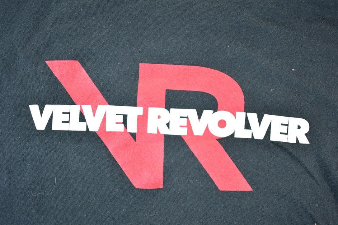 Vintage 2004 Velvet Revolver Tour Souvenir Crew Neck T Shirt Made In USA Men's Large from propervintagecanada