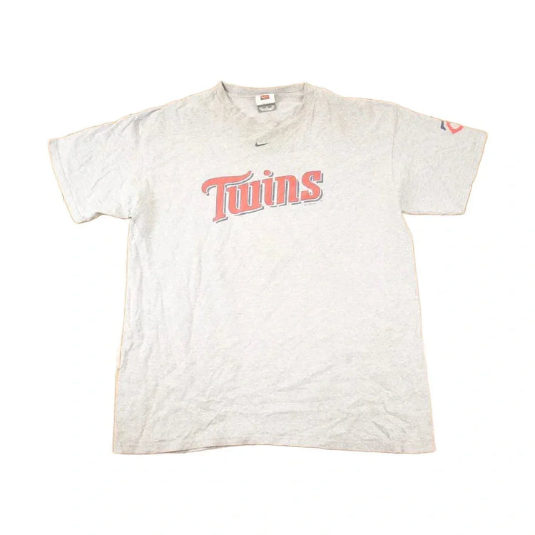 Vintage 2005 Nike Middle Swoosh Minnesota Twins MLB T-Shirt Men's XL from propervintagecanada