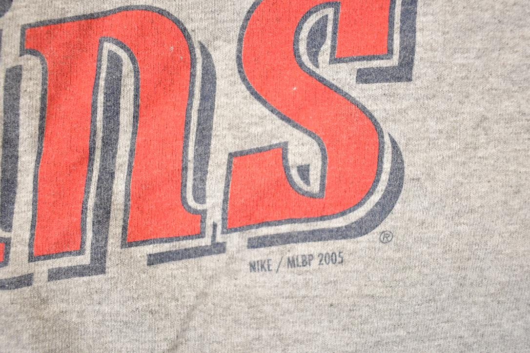 Vintage 2005 Nike Middle Swoosh Minnesota Twins MLB T-Shirt Men's XL from propervintagecanada