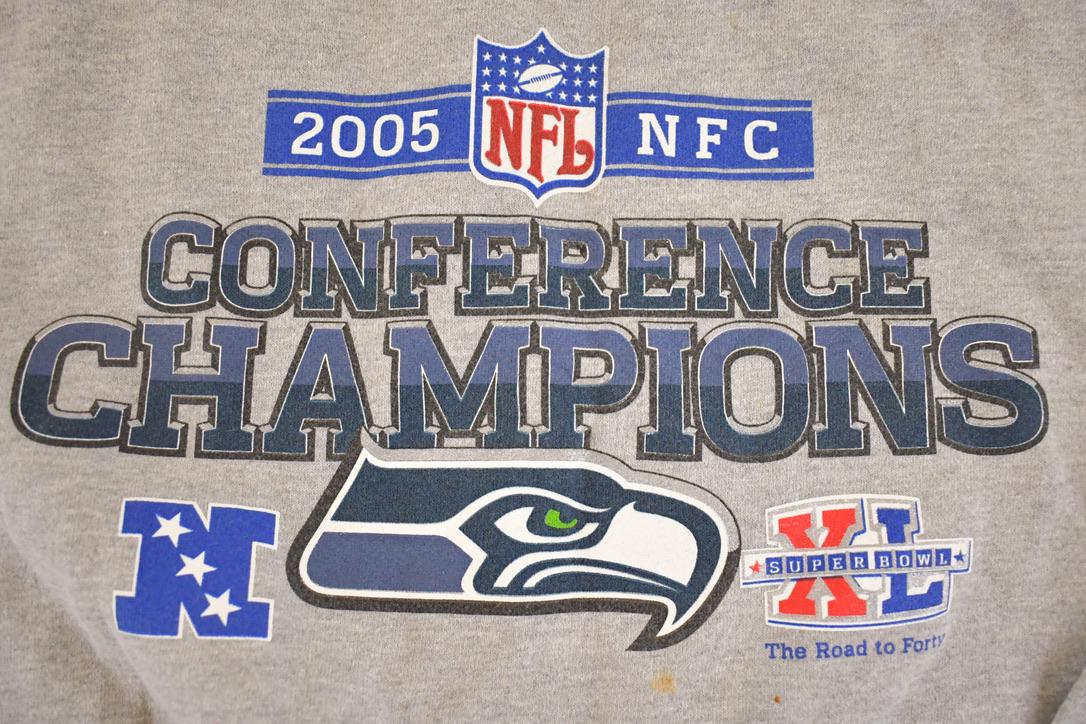 Vintage 2005 Seattle Seahawks Crewneck Sweatshirt Men's L from propervintagecanada