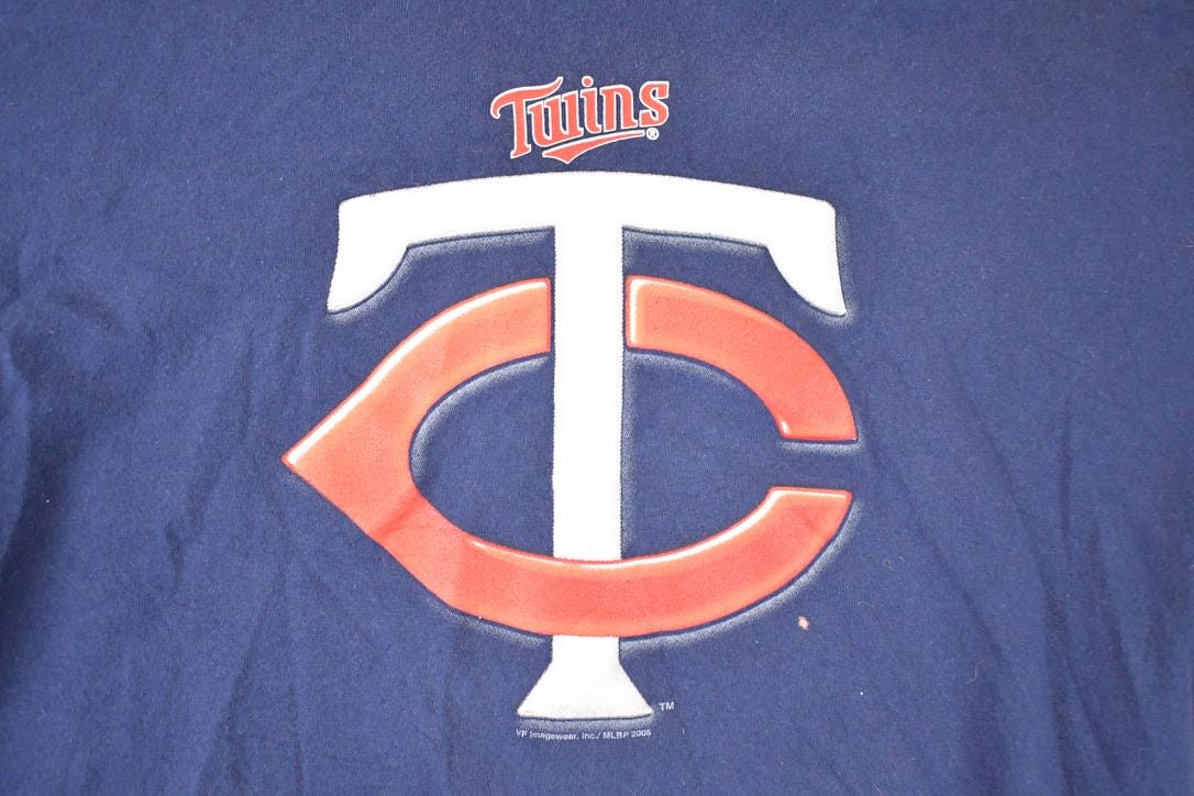 Vintage 2006 Minnesota Twins MLB T-Shirt Men's M from propervintagecanada