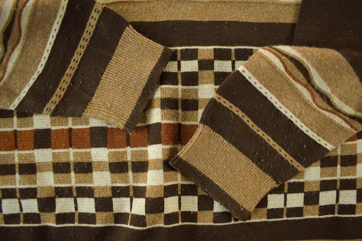 Vintage 70s 80s Fashion Guide Knit Abstract Pattern V Neck Sweater Men's L from propervintagecanada