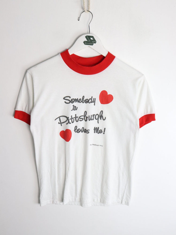 Vintage 80s Somebody in Pittsburgh Loves Me T Shirt Mens Small White Ringer from propervintagecanada