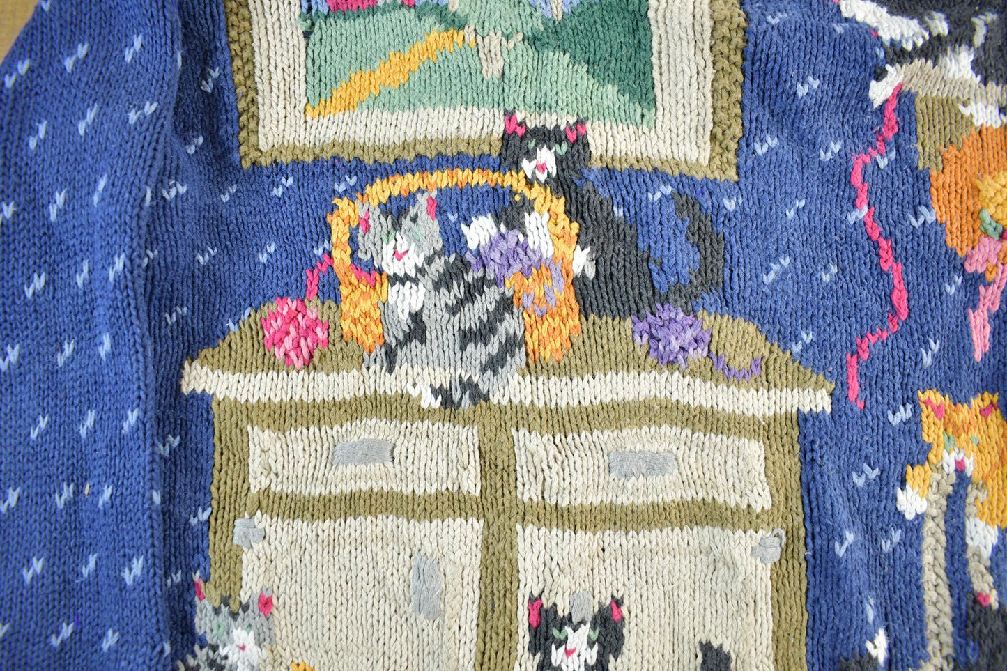 Vintage 90s Hand Knit Cat Sweater Abstract 3D Crewneck Men's Large from propervintagecanada