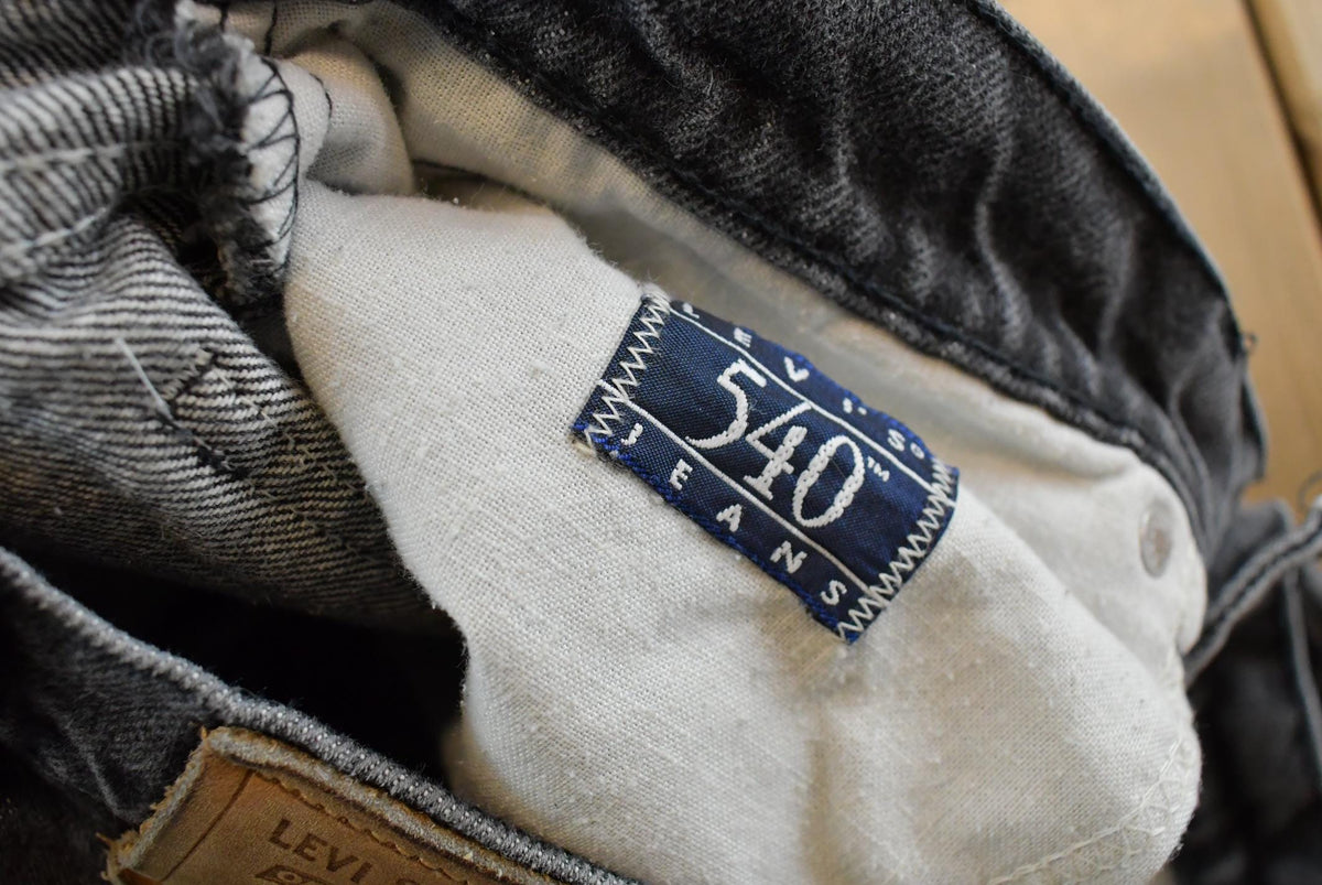 Vintage 90s Levi's 540 Relaxed Straight Denim Jeans Men's 31 x 29 from propervintagecanada