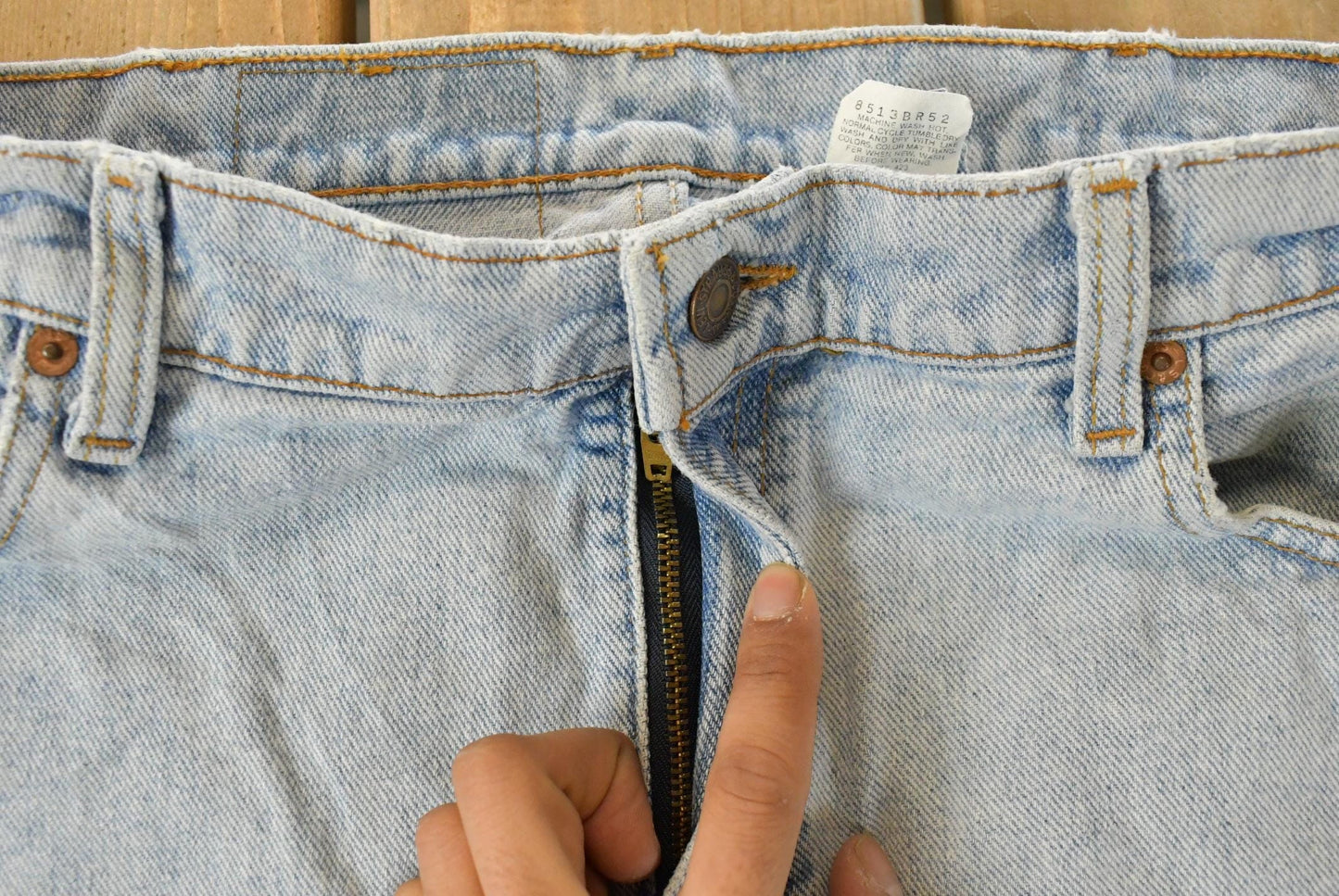 Vintage 90s Levi's 550 Jeans: Distressed, Relaxed Fit (38x31) from propervintagecanada