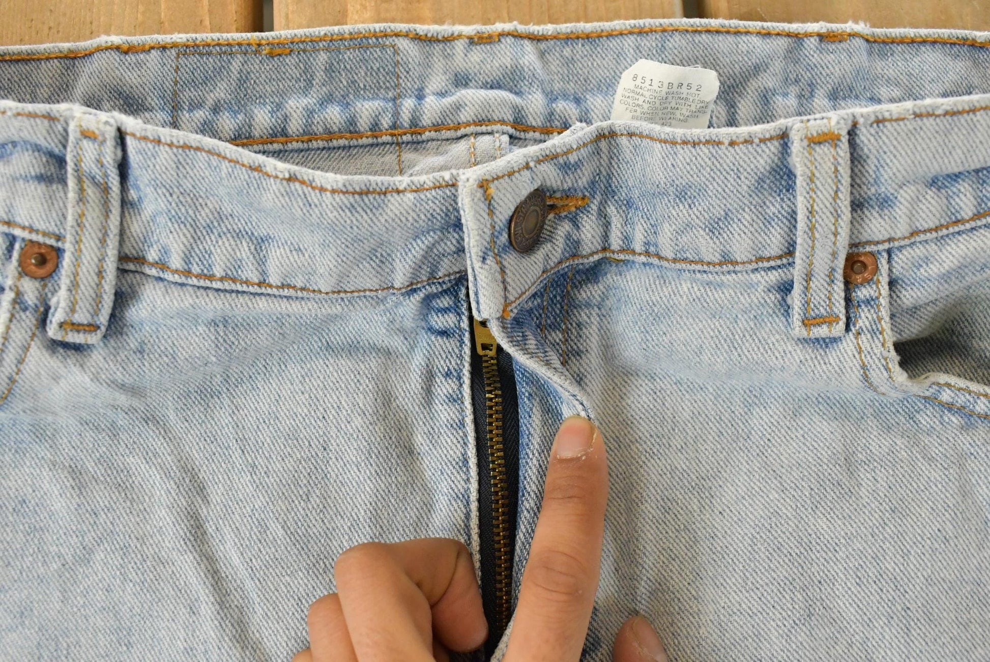 Vintage 90s Levi's 550 Jeans: Distressed, Relaxed Fit (38x31) from propervintagecanada