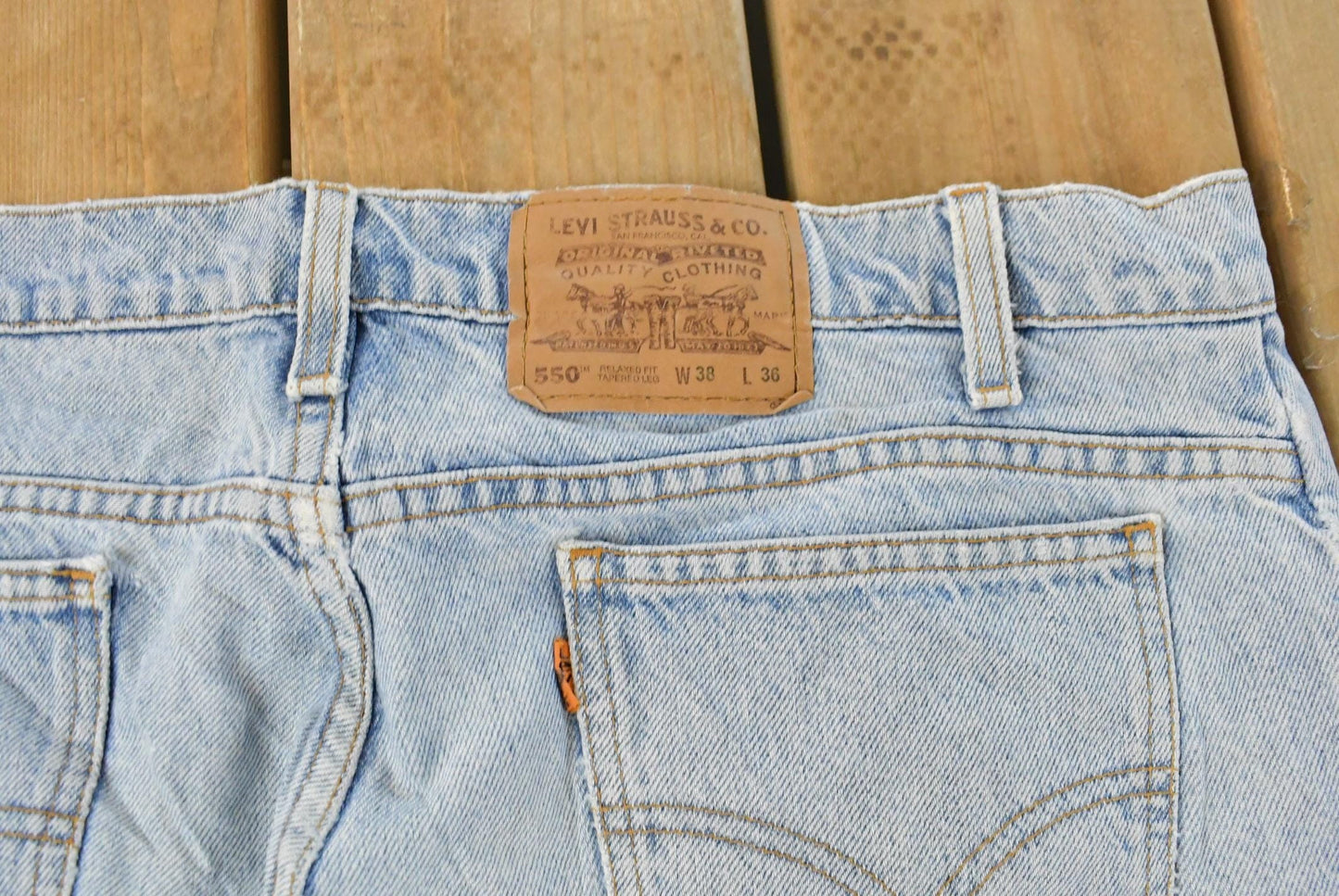 Vintage 90s Levi's 550 Jeans: Relaxed Tapered Fit Men's 36x35 from propervintagecanada