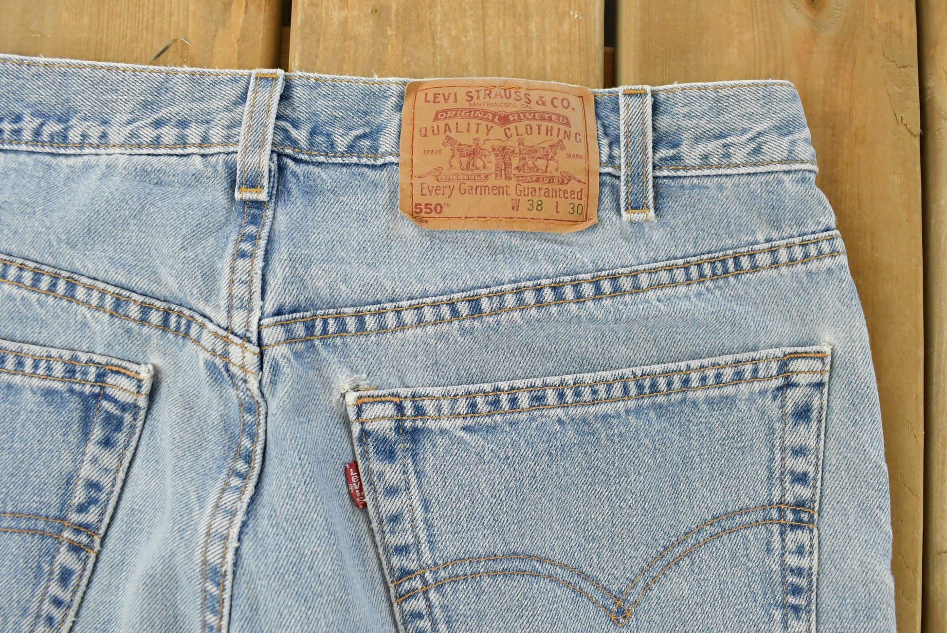 Vintage 90s Levi's 550 Relaxed Denim Jeans Men's 28 x 29 from propervintagecanada
