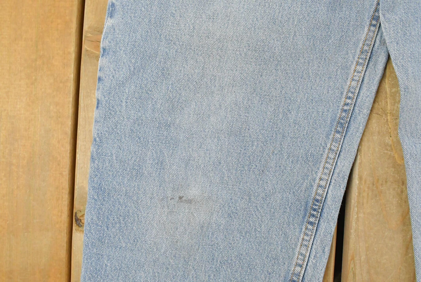 Vintage 90s Levi's 550 Relaxed Denim Jeans Men's 28 x 29 from propervintagecanada