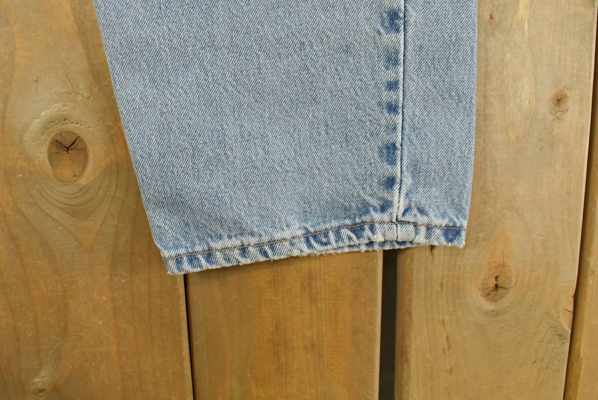 Vintage 90s Levi's 550 Relaxed Denim Jeans Men's 28 x 29 from propervintagecanada