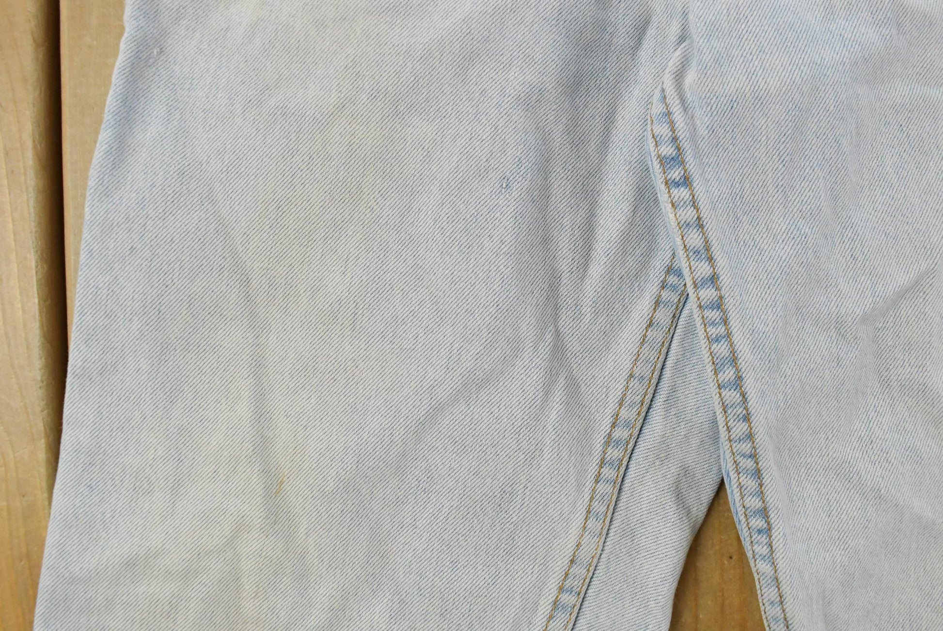 Vintage 90s Levi's 550 Relaxed Denim Jeans Men's 28 x 29 from propervintagecanada