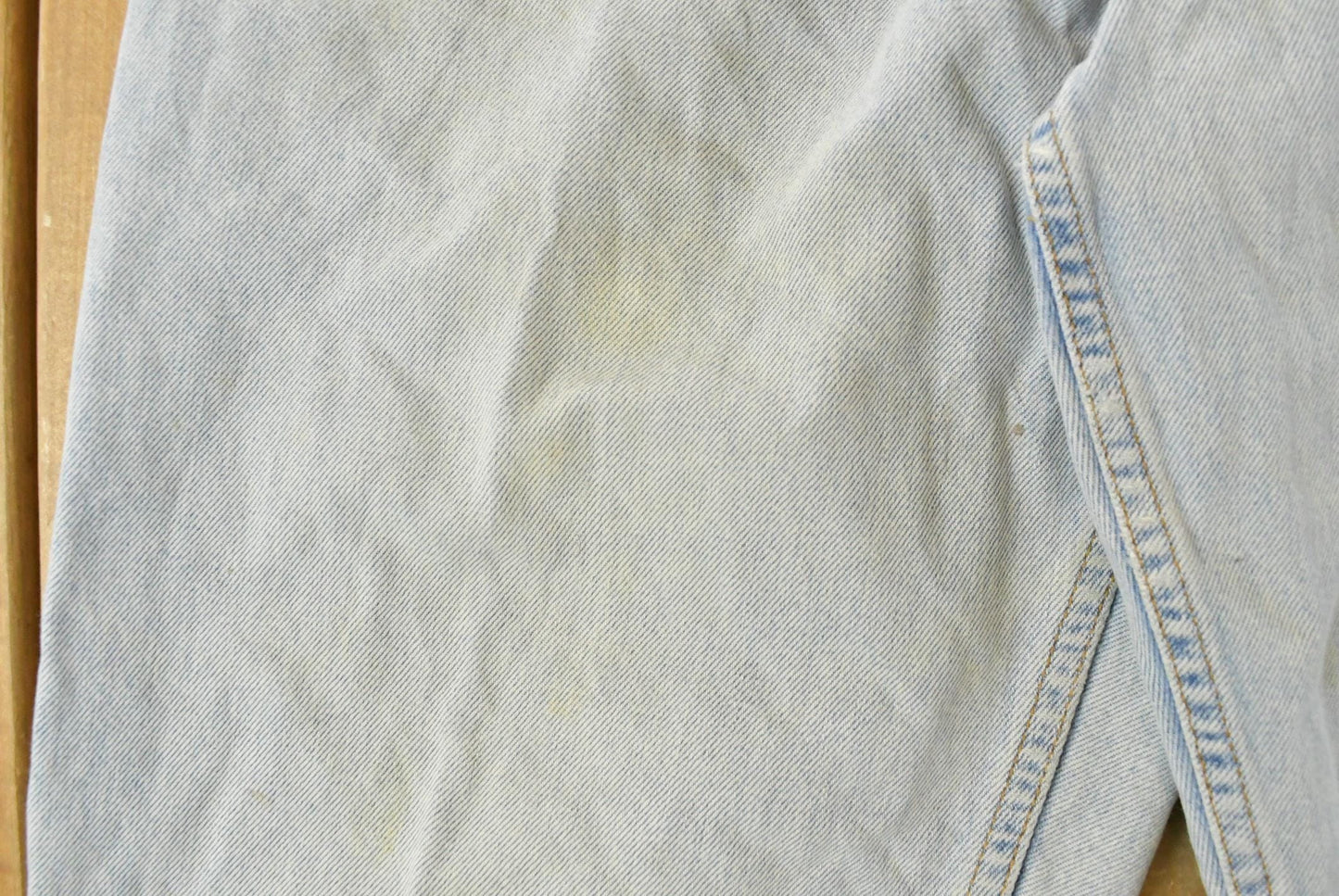 Vintage 90s Levi's 560 Jeans: Distressed Loose Tapered Fit, 32x29 from propervintagecanada