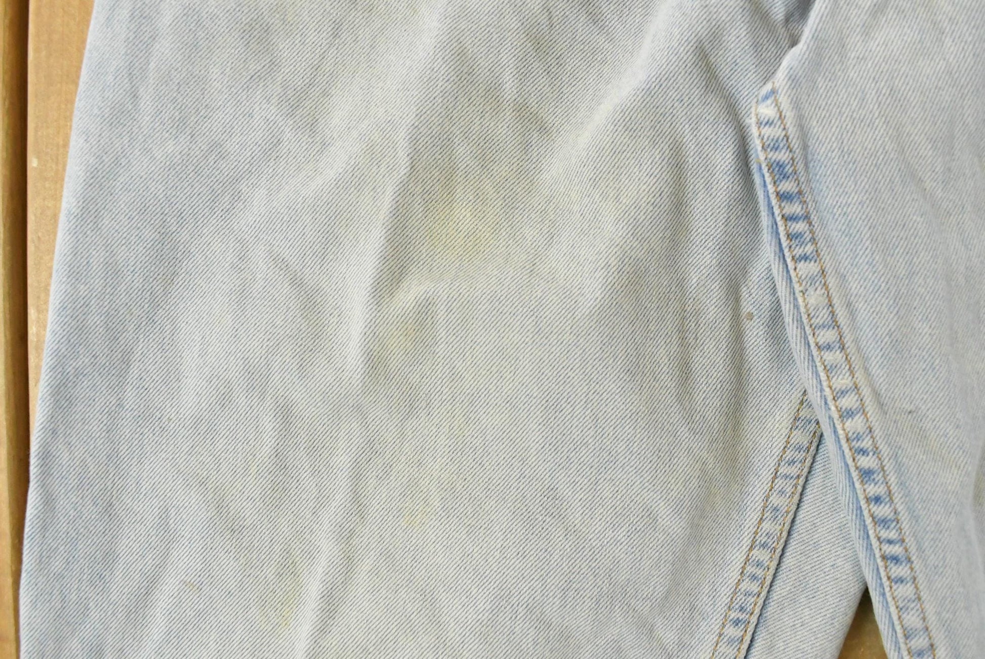 Vintage 90s Levi's 560 Jeans: Distressed Loose Tapered Fit, 32x29 from propervintagecanada