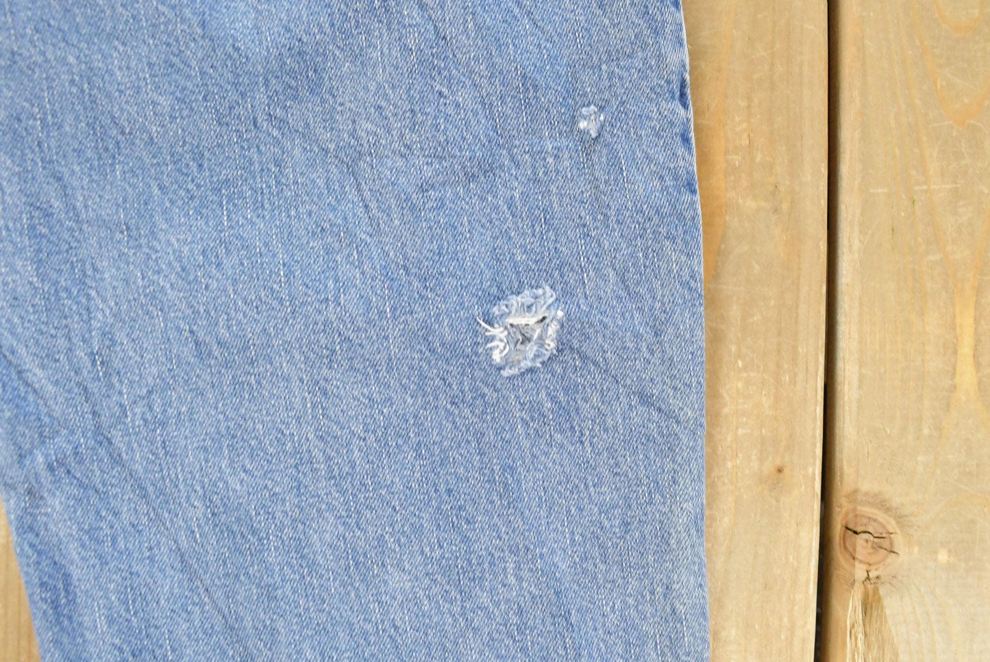 Vintage 90s Levi's 560 Loose Tapered Denim Jeans Men's 31 x 29 from propervintagecanada