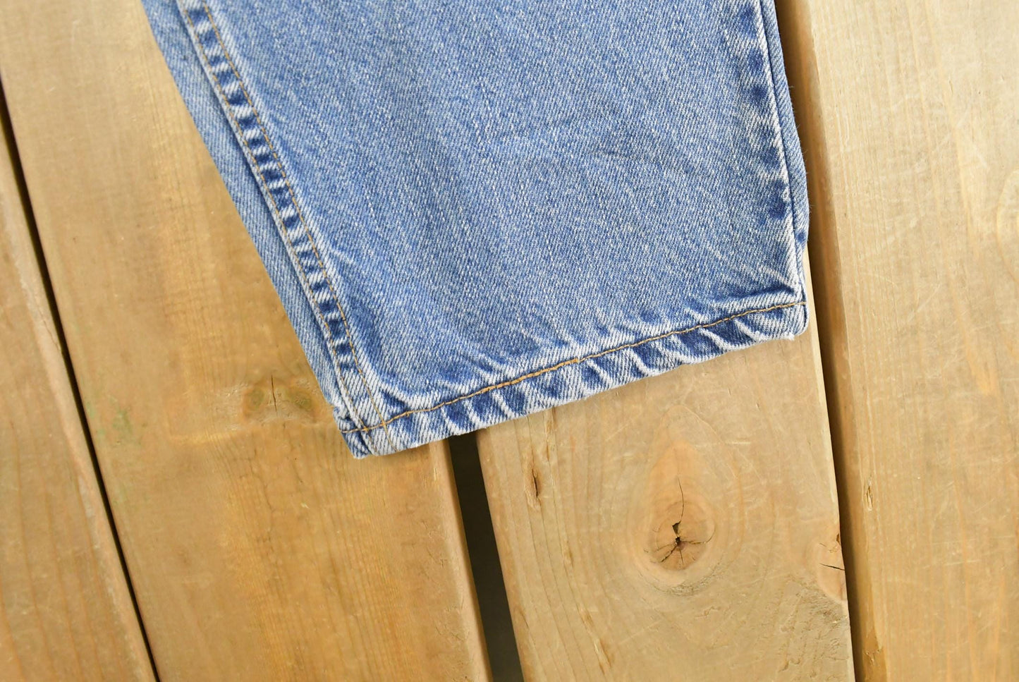 Vintage 90s Levi's 560 Loose Tapered Denim Jeans Men's 31 x 29 from propervintagecanada