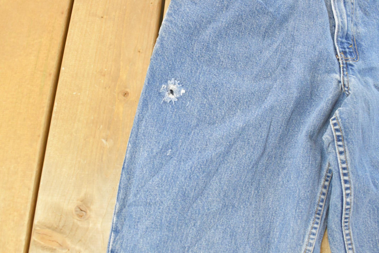 Vintage 90s Levi's 560 Loose Tapered Denim Jeans Men's 31 x 29 from propervintagecanada