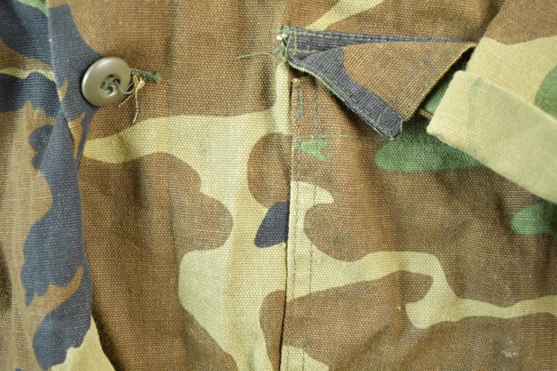 Vintage 90s Military Camo Button-Up Shirt  Mens L from propervintagecanada