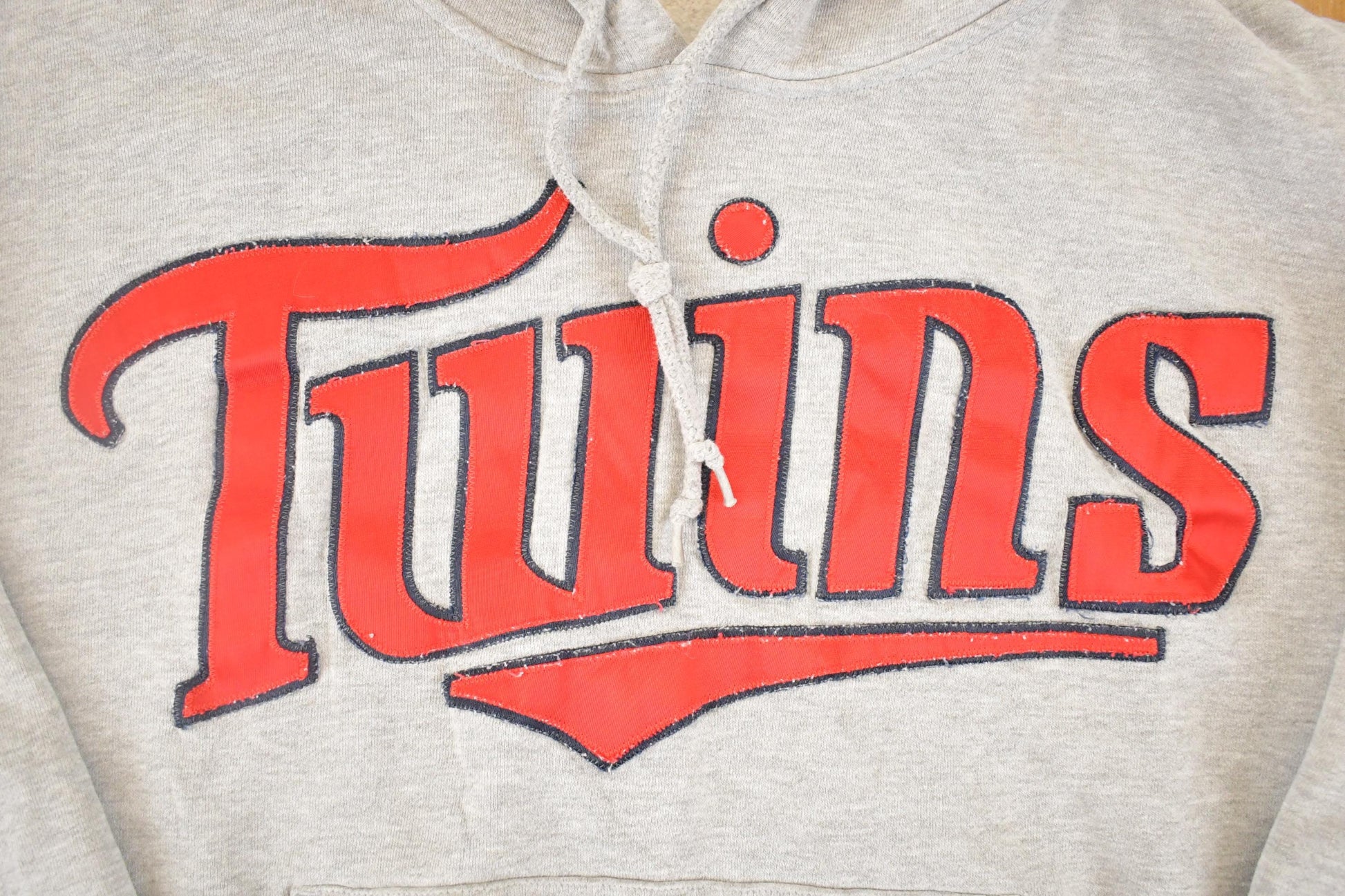 Vintage 90s Minnesota Twins Hoodie - MLB Raglan Sweatshirt from propervintagecanada