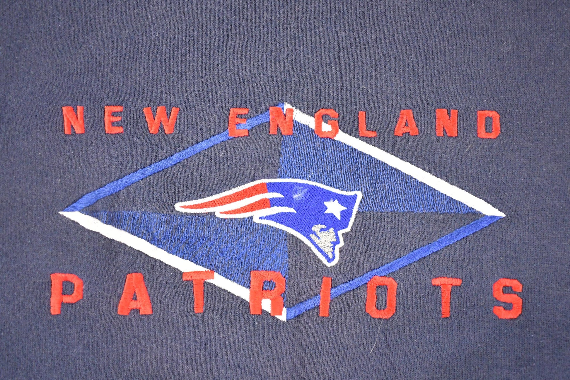 Vintage 90s New England Patriots Sweatshirt, Men's L from propervintagecanada