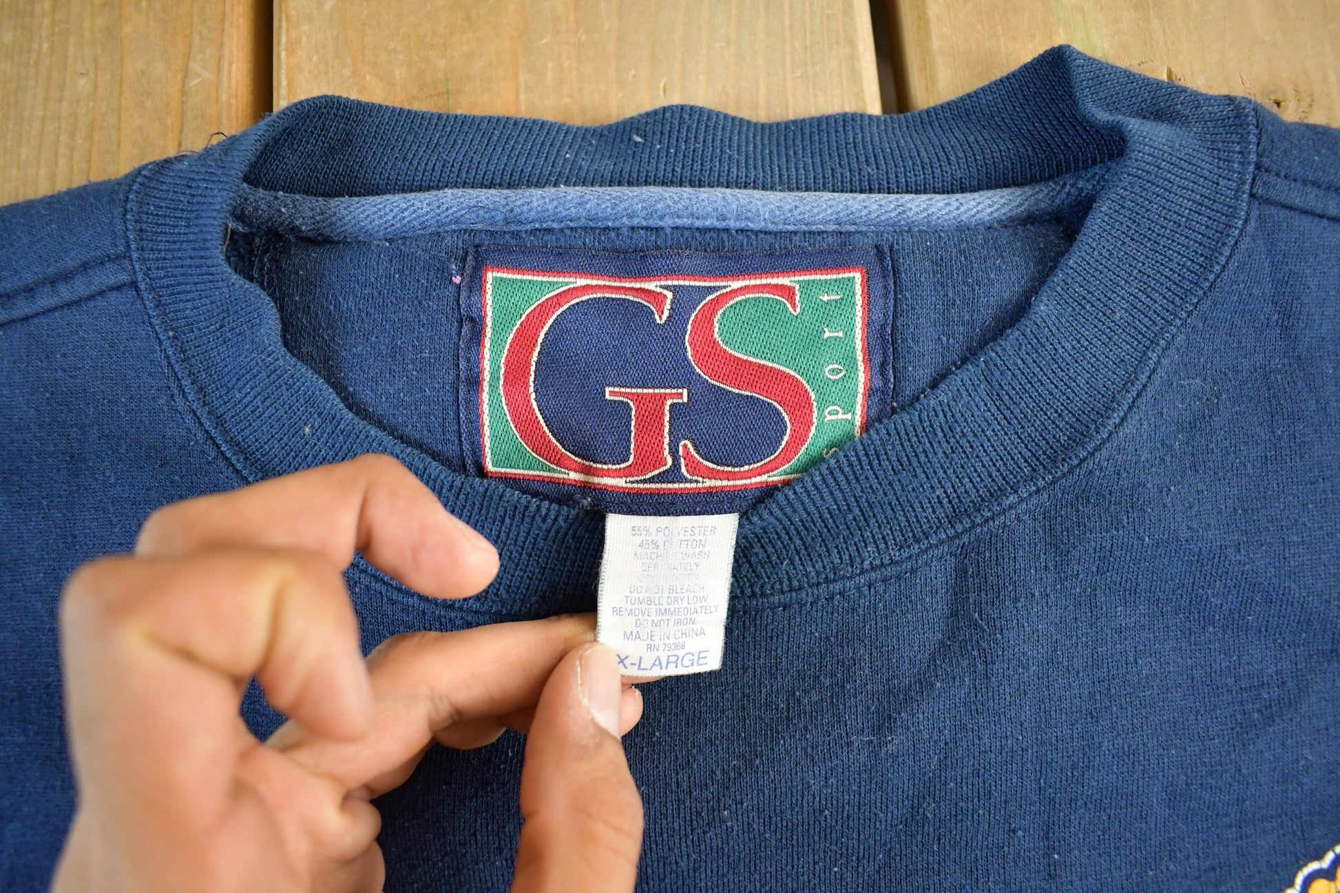 Vintage 90s Notre Dame Fighting Irish Crewneck Sweatshirt Men's XL from propervintagecanada