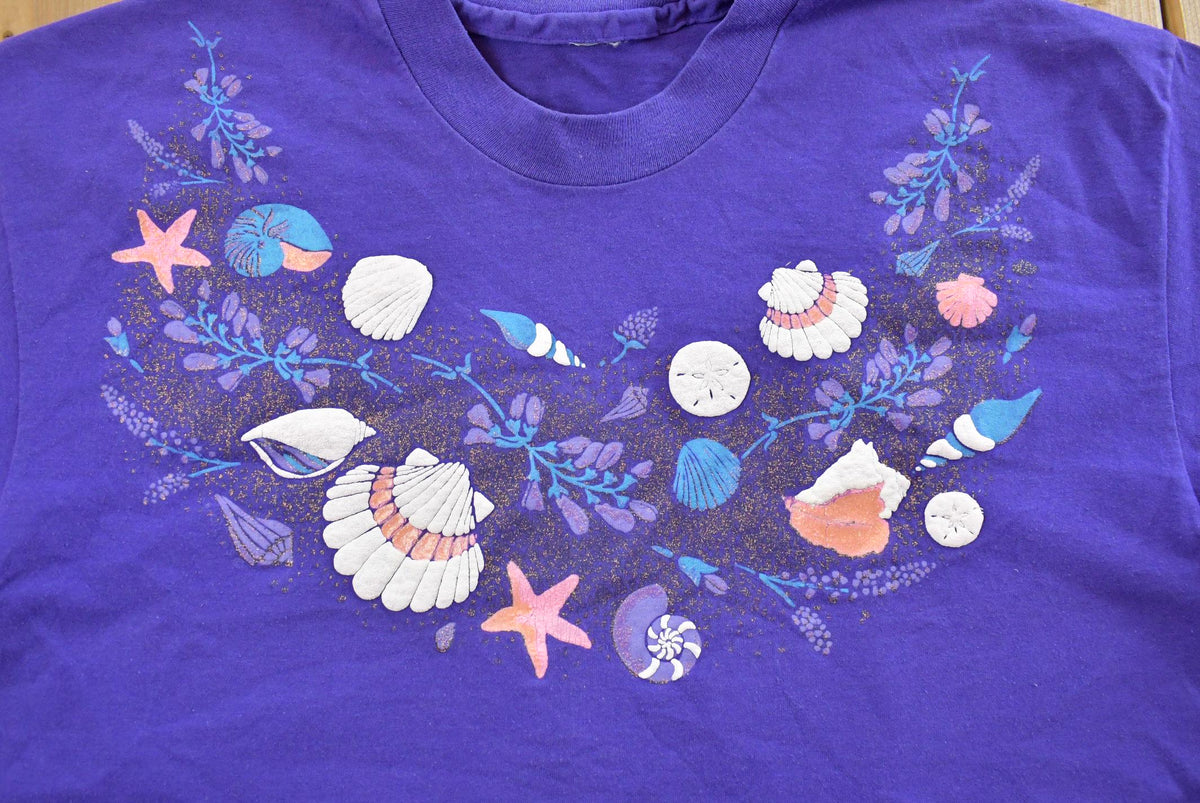 Vintage 90s Sea Shells Beach Graphic T-Shirt Men's L from propervintagecanada