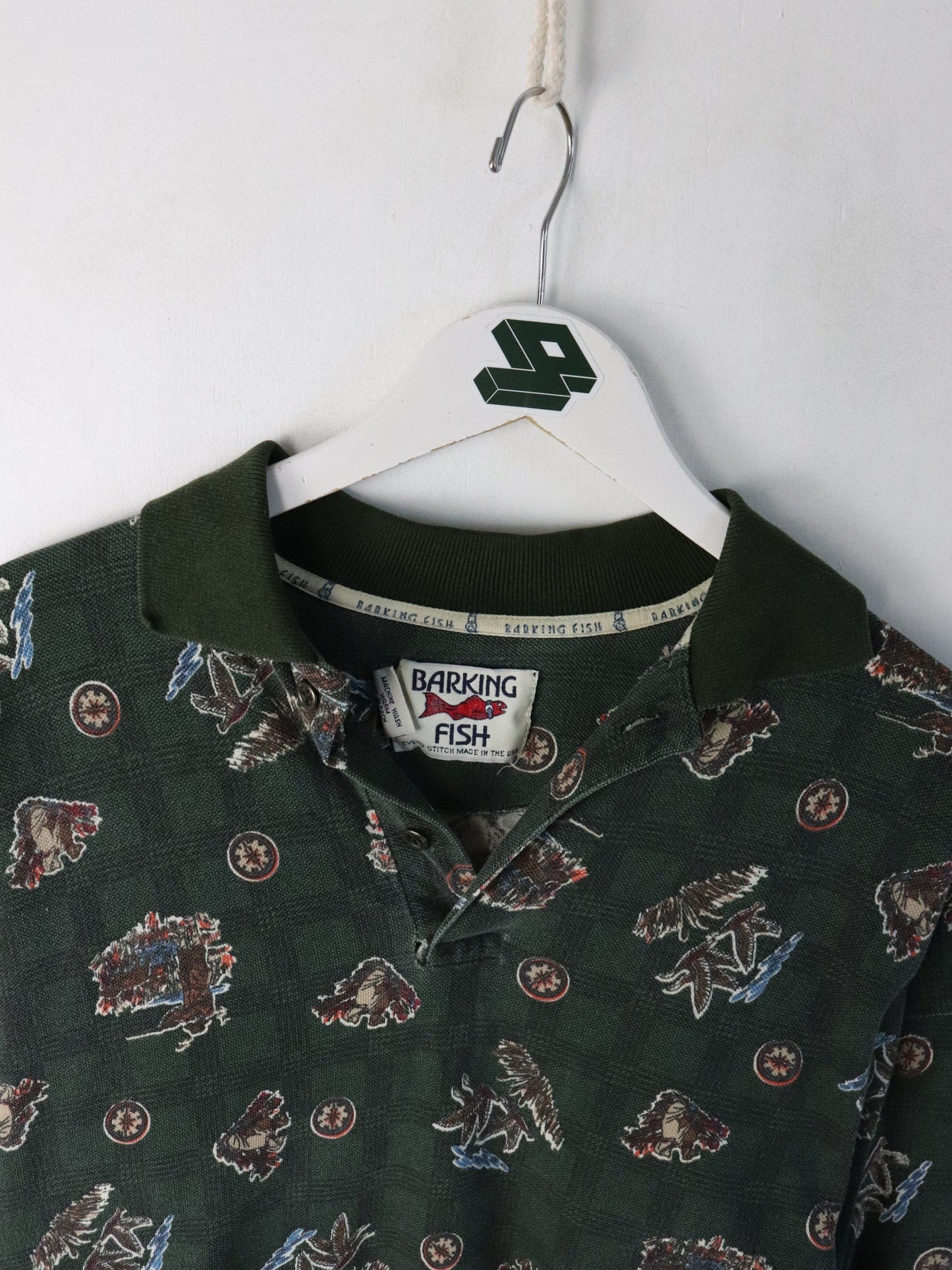 Vintage Barking Fish Shirt Mens Medium Green from propervintagecanada