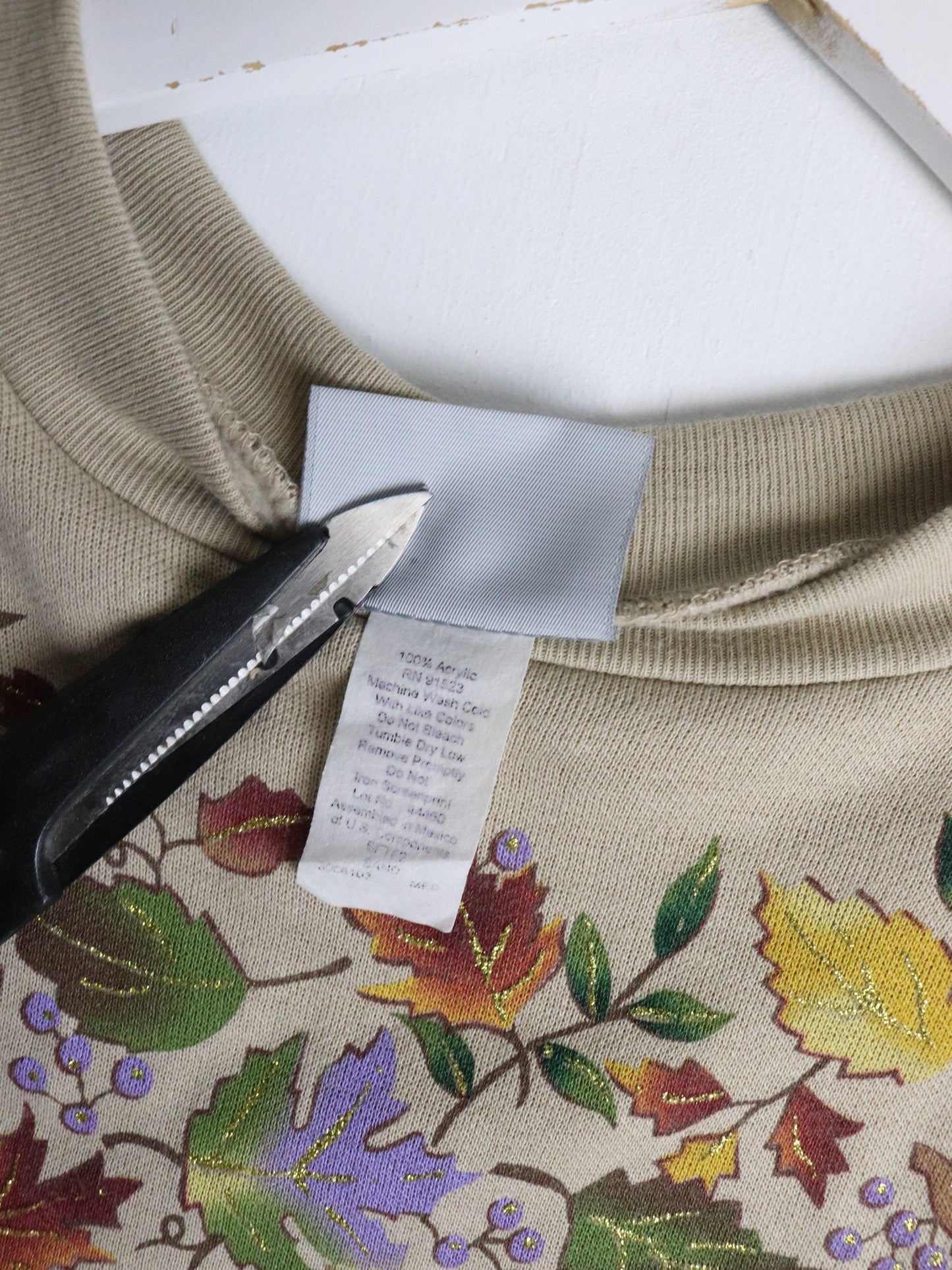 Vintage Blair Sweatshirt Womens Medium Beige from propervintagecanada