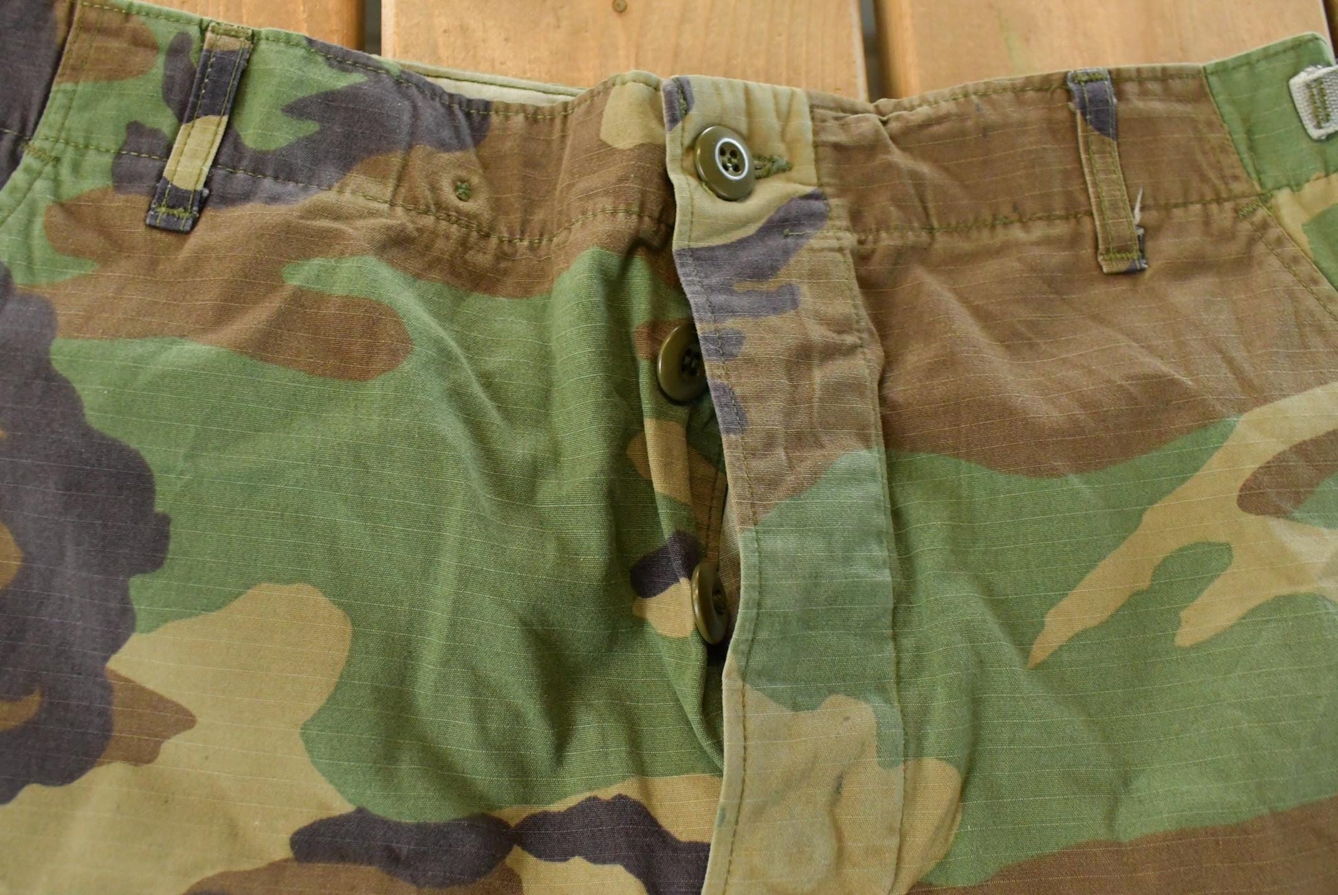 Vintage Camo Cargo Pants Men's 30x31, 2000s Military Streetwear from propervintagecanada