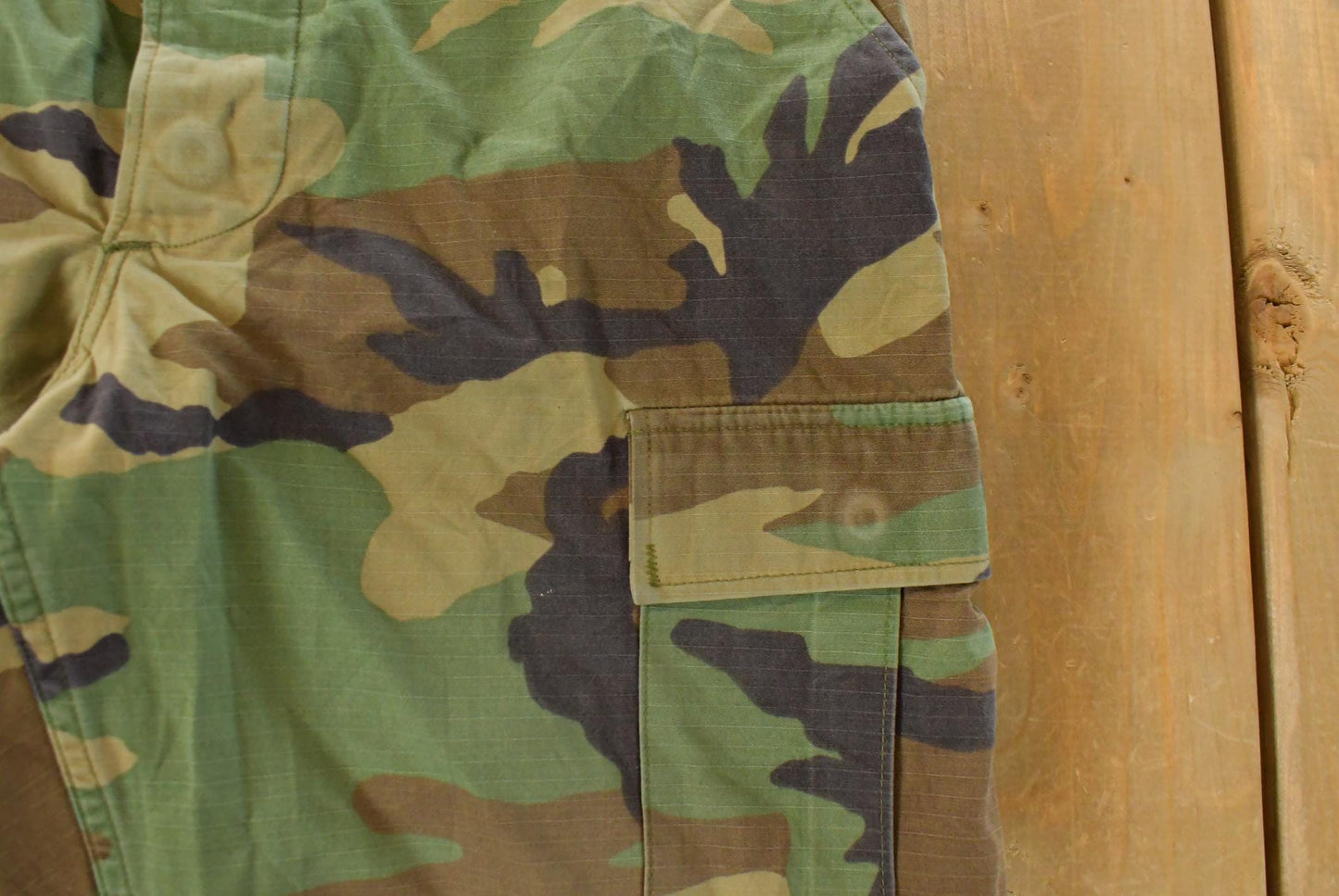 Vintage Camo Cargo Pants Men's 30x31, 2000s Military Streetwear from propervintagecanada