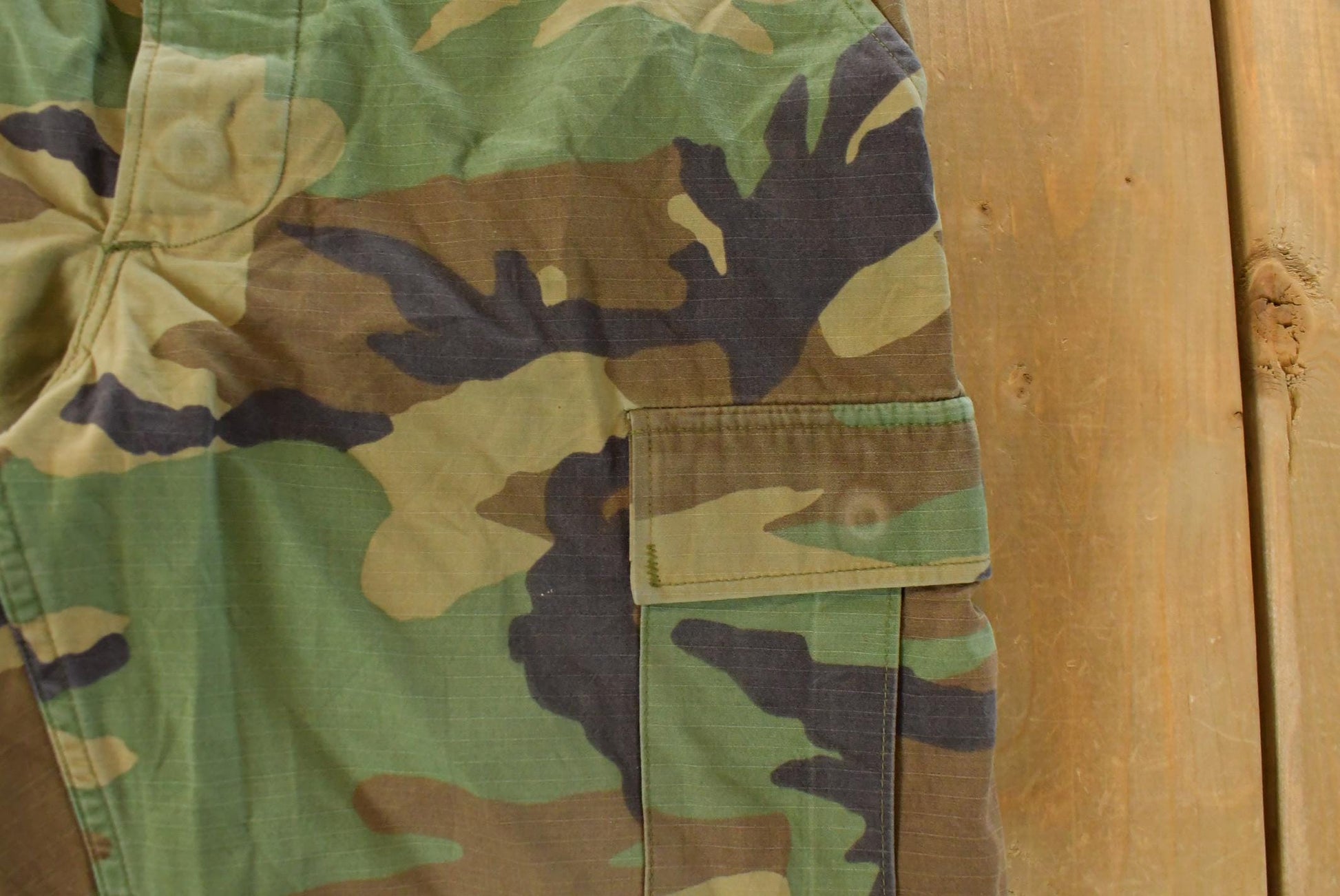 Vintage Camo Cargo Pants Men's 30x31, 2000s Military Streetwear from propervintagecanada